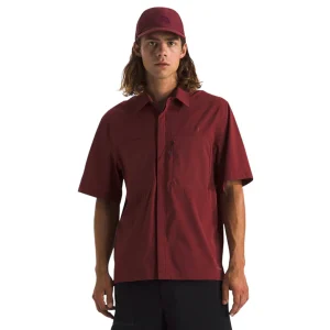 Camisa Hike Lightrange para hombre color vino